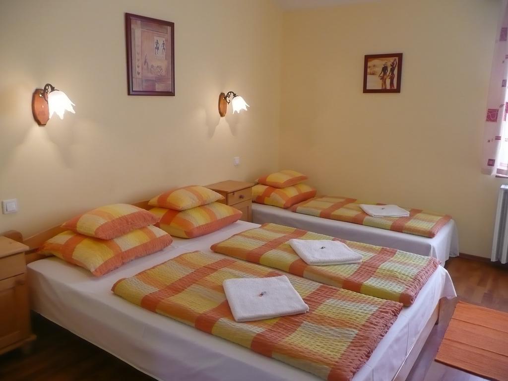 Hotel Kincses Vendeghaz Debrecín Pokoj fotografie