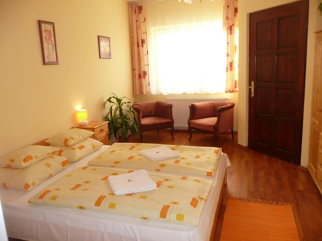 Hotel Kincses Vendeghaz Debrecín Pokoj fotografie